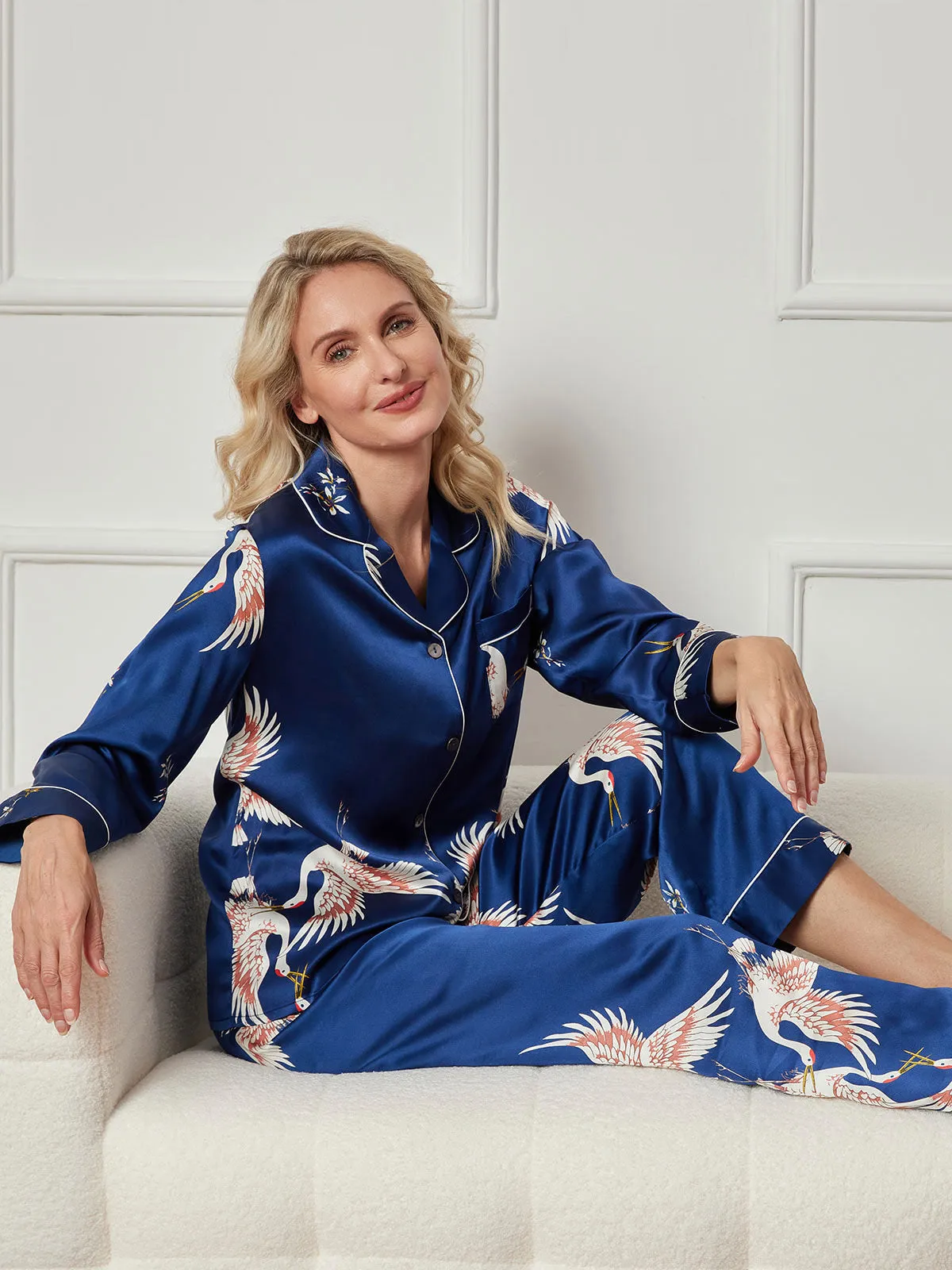 19Momme Pyjamaset Dames Lange Mouwen Van Zuivere Zijde Met Bedrukte Afwerking