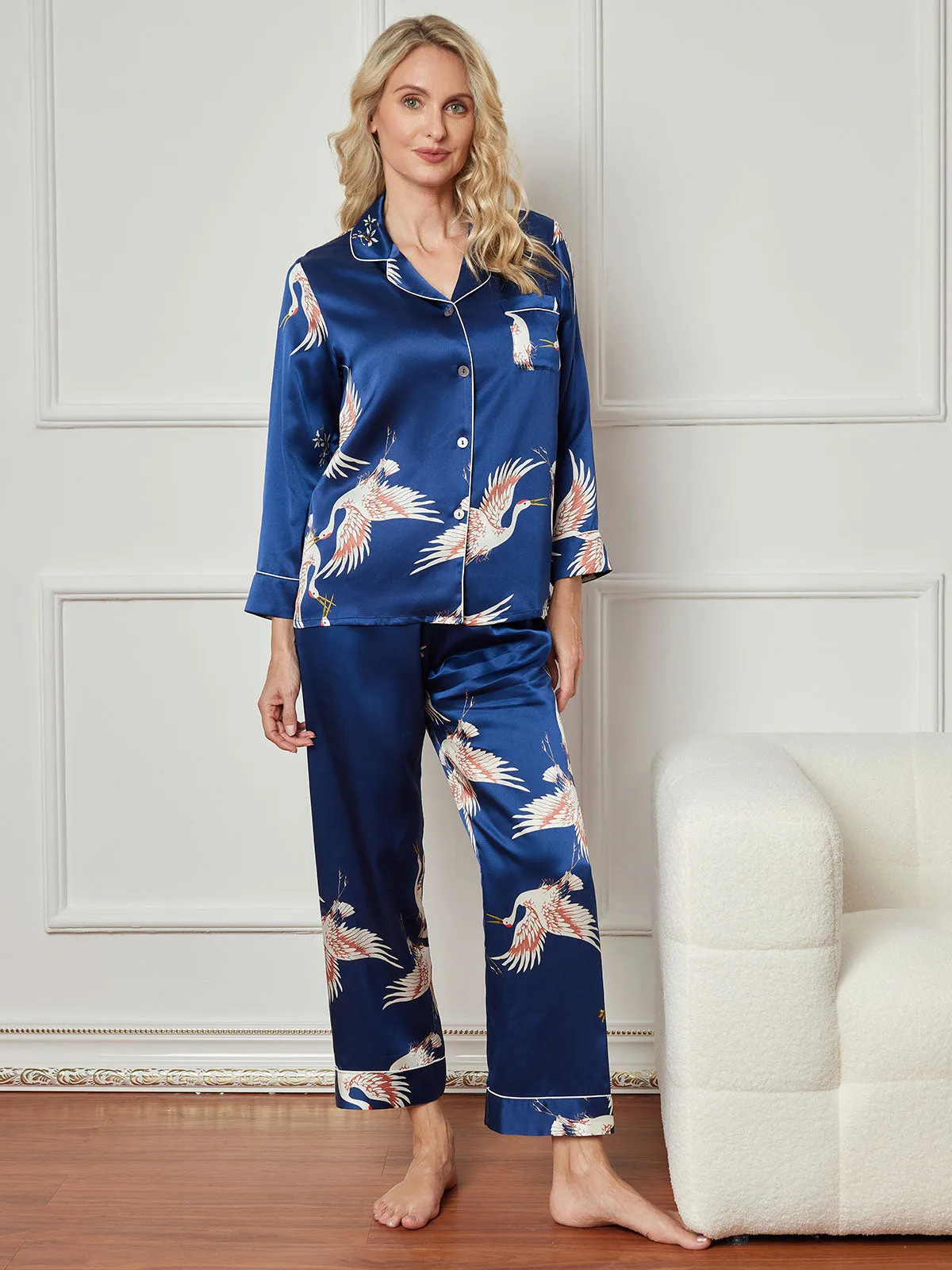 19Momme Pyjamaset Dames Lange Mouwen Van Zuivere Zijde Met Bedrukte Afwerking