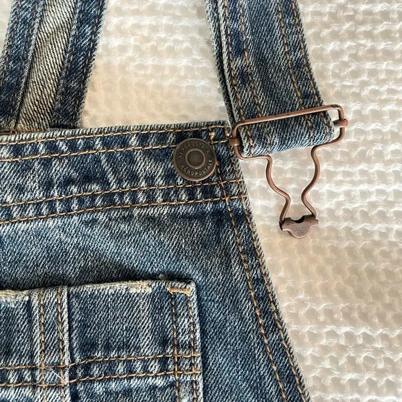 Aeropostale Medium Wash Denim Shortall Overalls - XS
