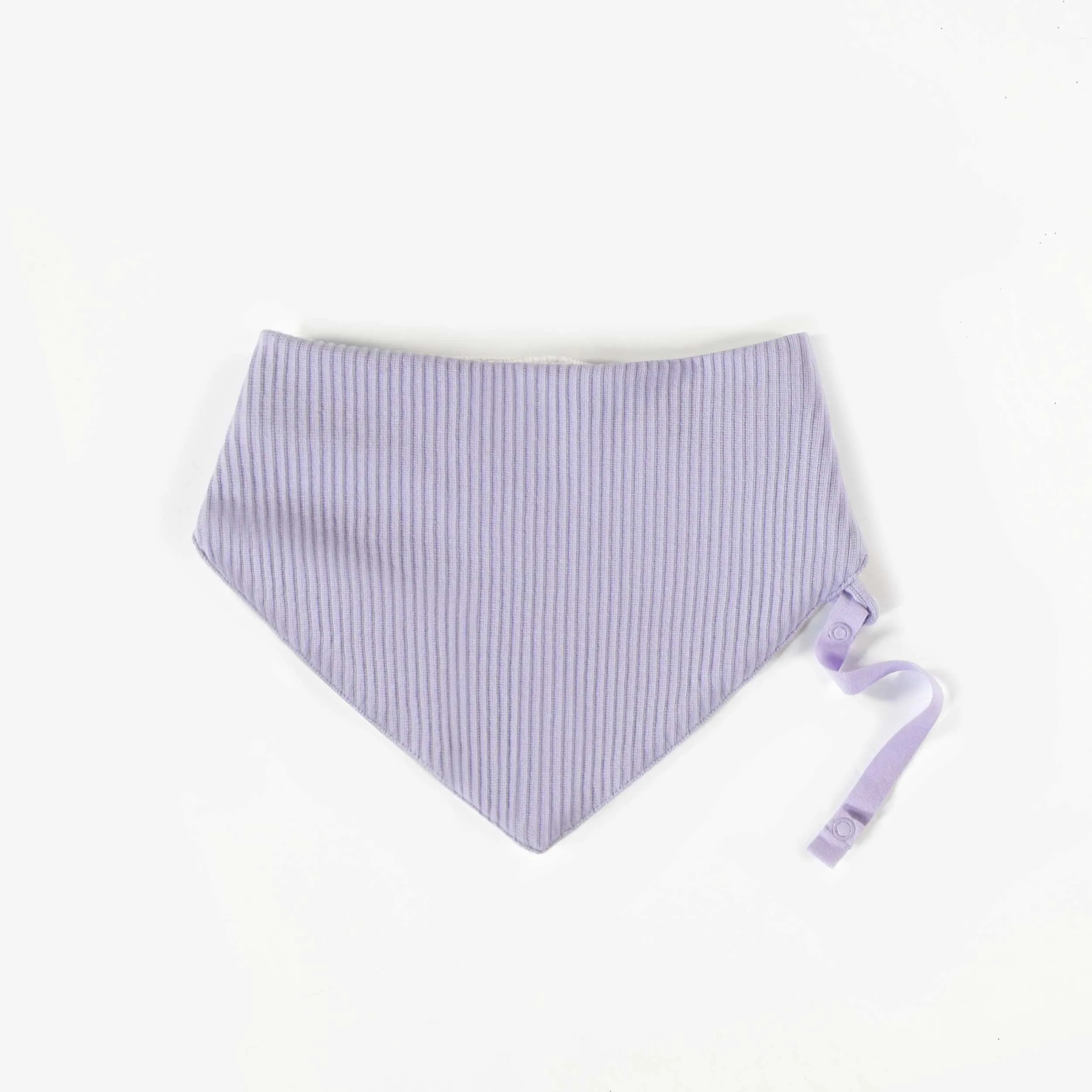 Bavoir mauve uni en coton biologique, naissance || Plain purple bib in organic cotton, newborn