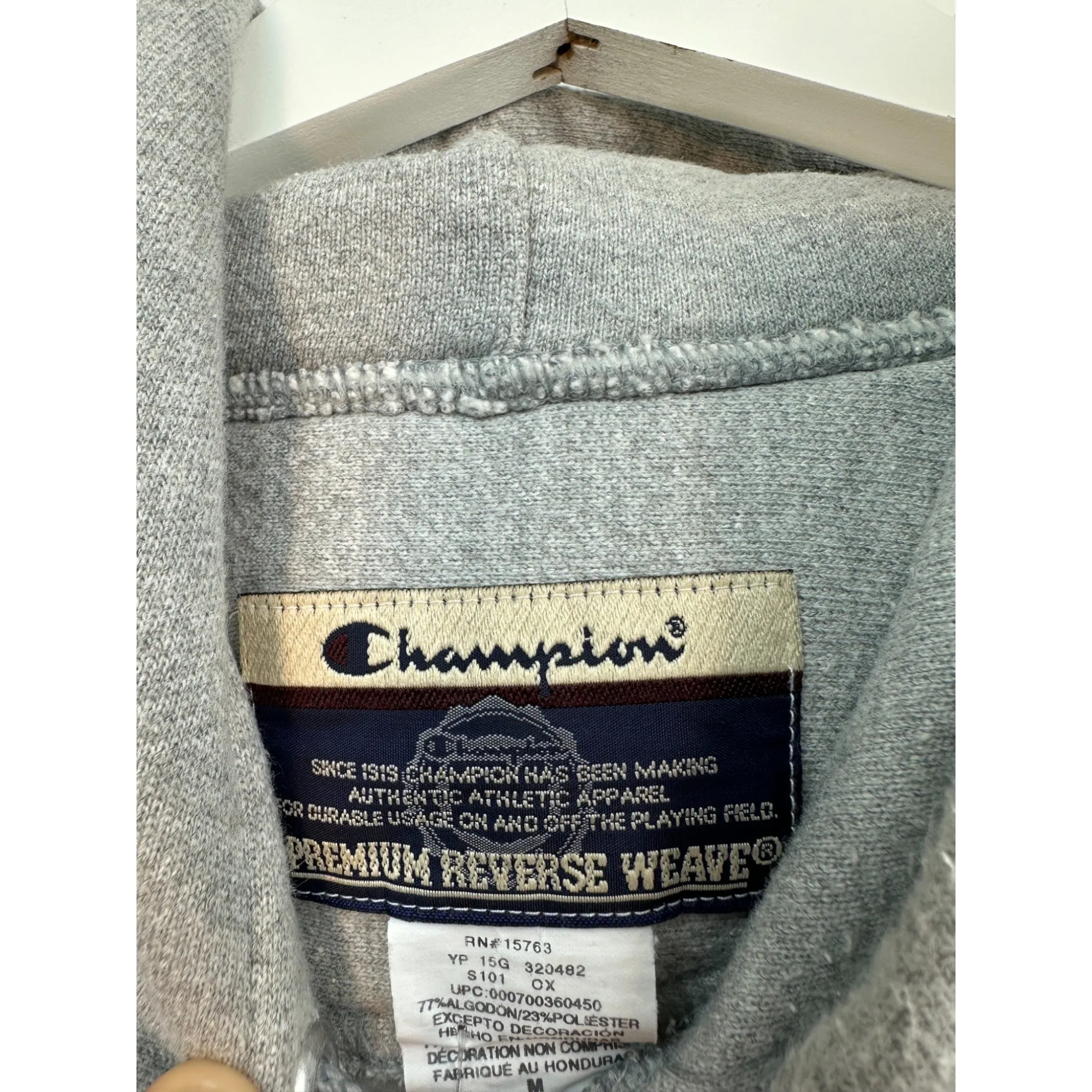 CHAMPION “LAYER” HOODIE - (M)