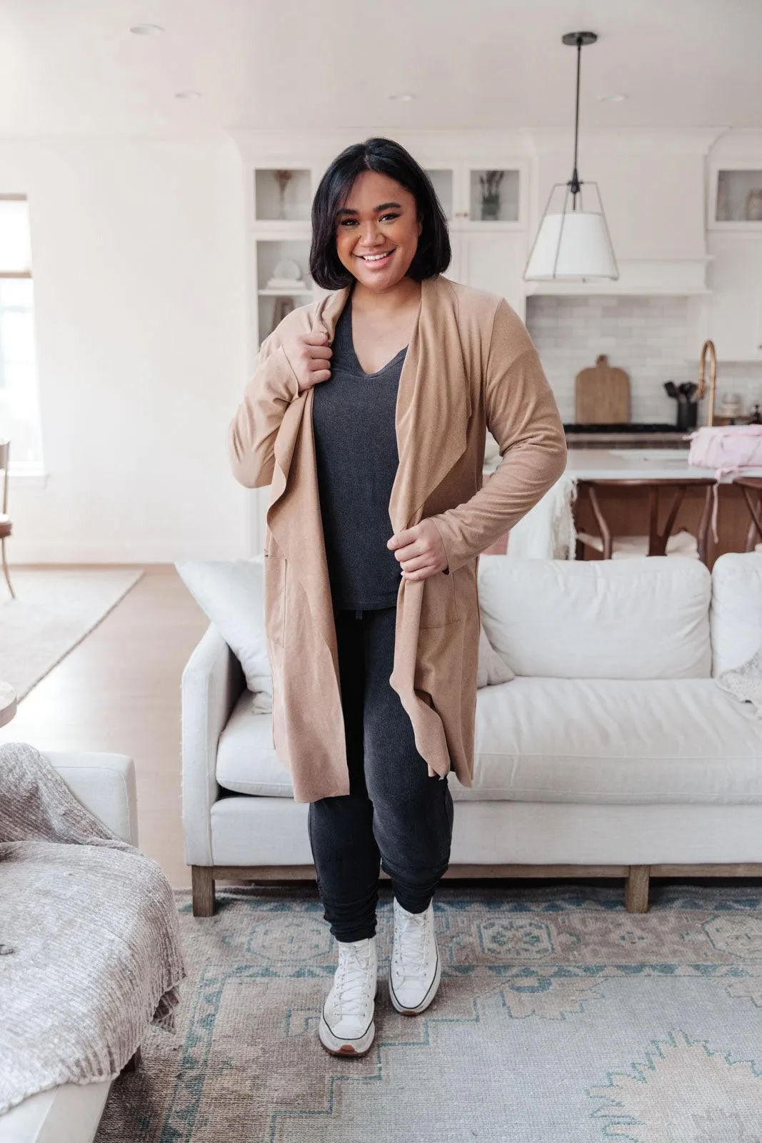 Hazel Blues® | Essential Lounge Top In Black Lava