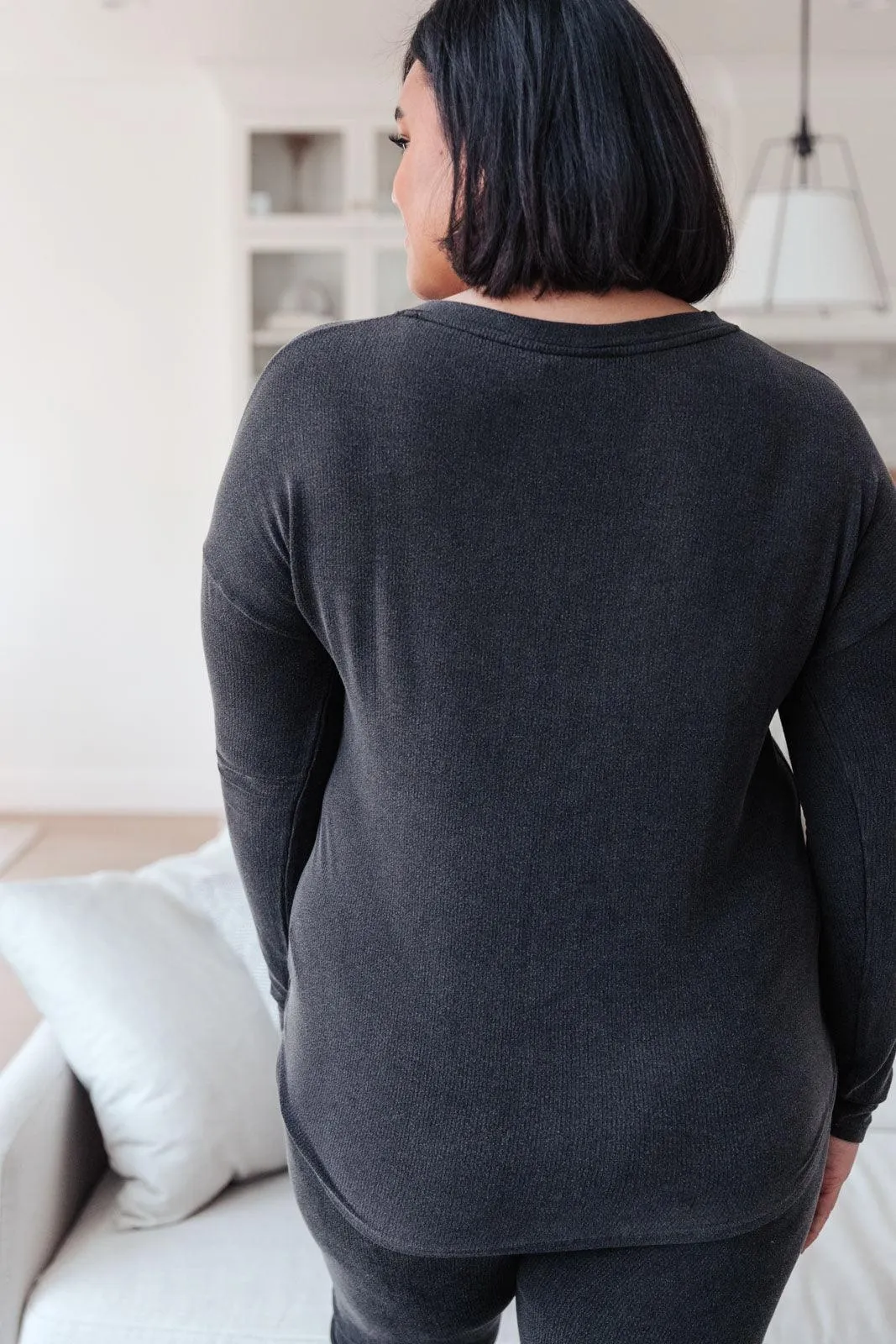 Hazel Blues® | Essential Lounge Top In Black Lava