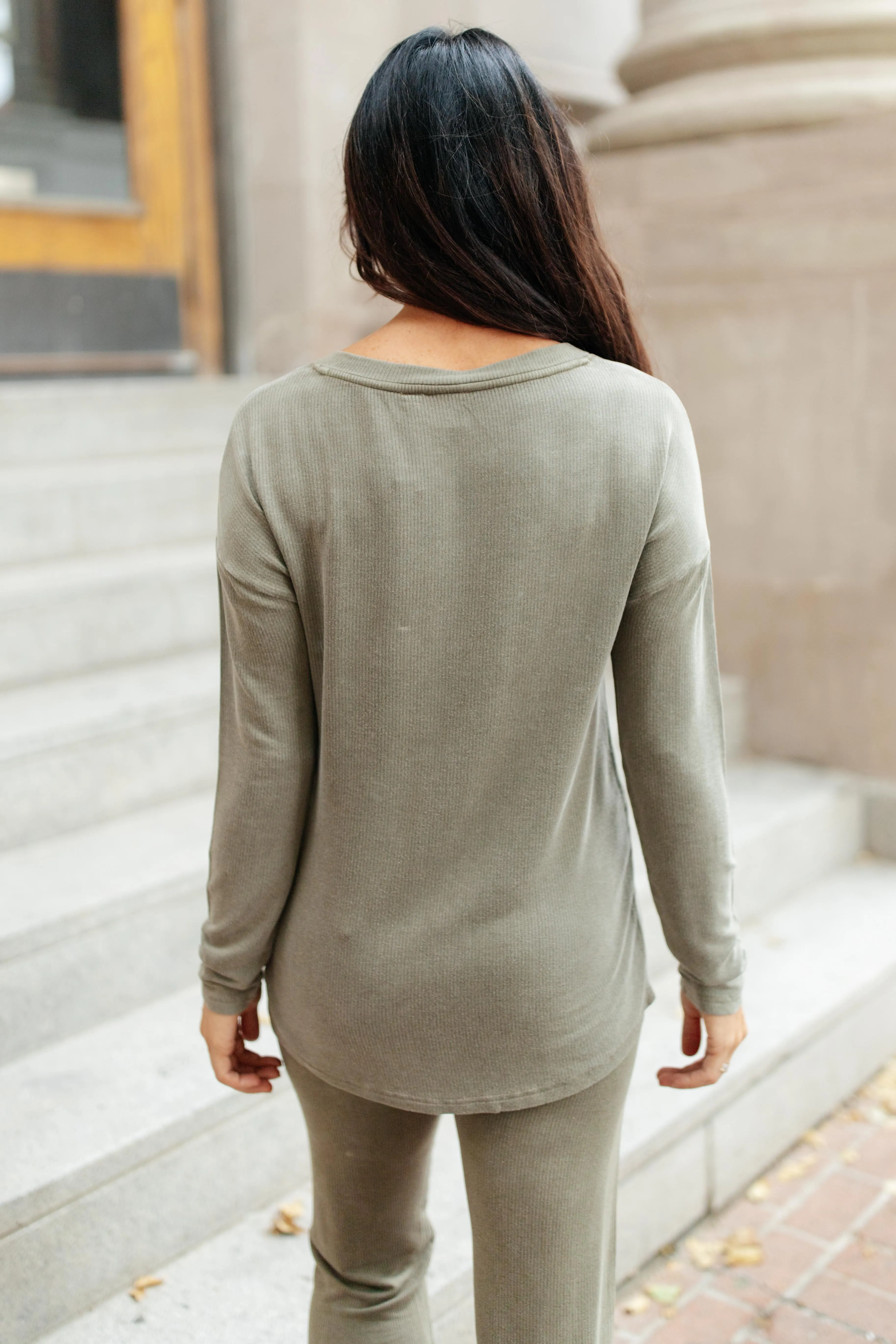 Hazel Blues® | Essential Lounge Top in Mineral Wash Olive