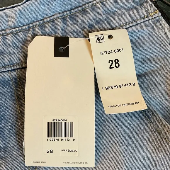 Levi’s Mom Bib Overalls Donna Martin Light Wash Ankle Denim 90s Size 28 NWT
