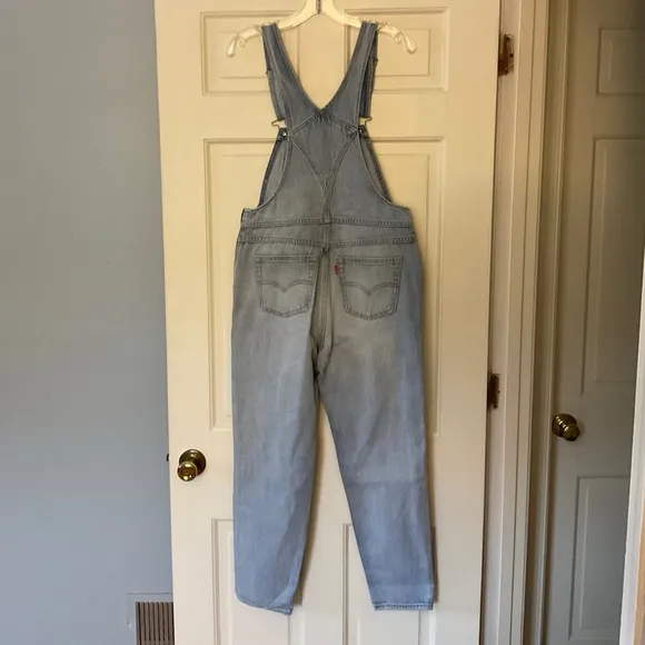 Levi’s Mom Bib Overalls Donna Martin Light Wash Ankle Denim 90s Size 28 NWT
