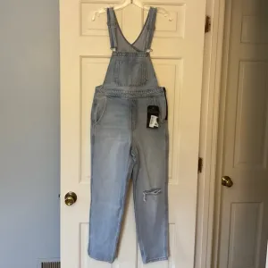 Levi’s Mom Bib Overalls Donna Martin Light Wash Ankle Denim 90s Size 28 NWT