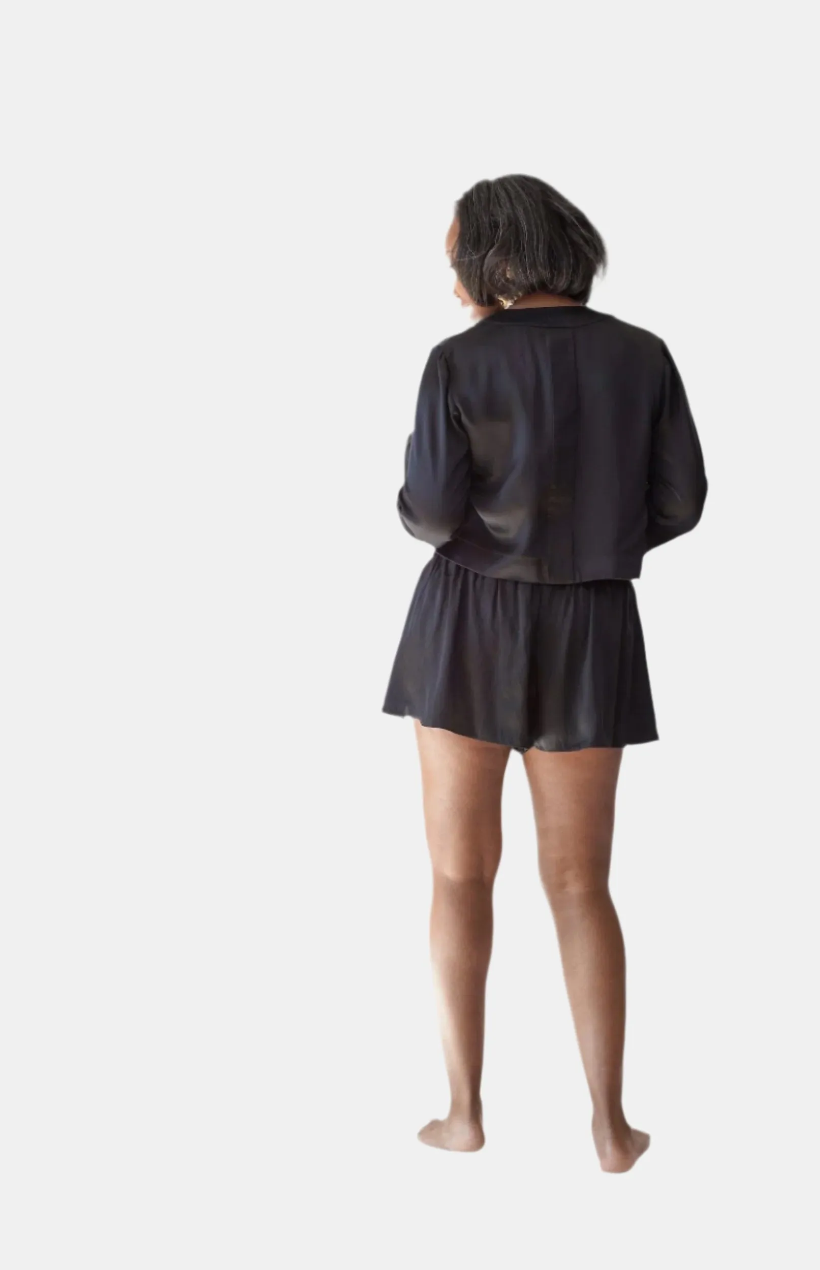 LOLA CROPPED SILK SLEEP SHIRT IN NOIRE