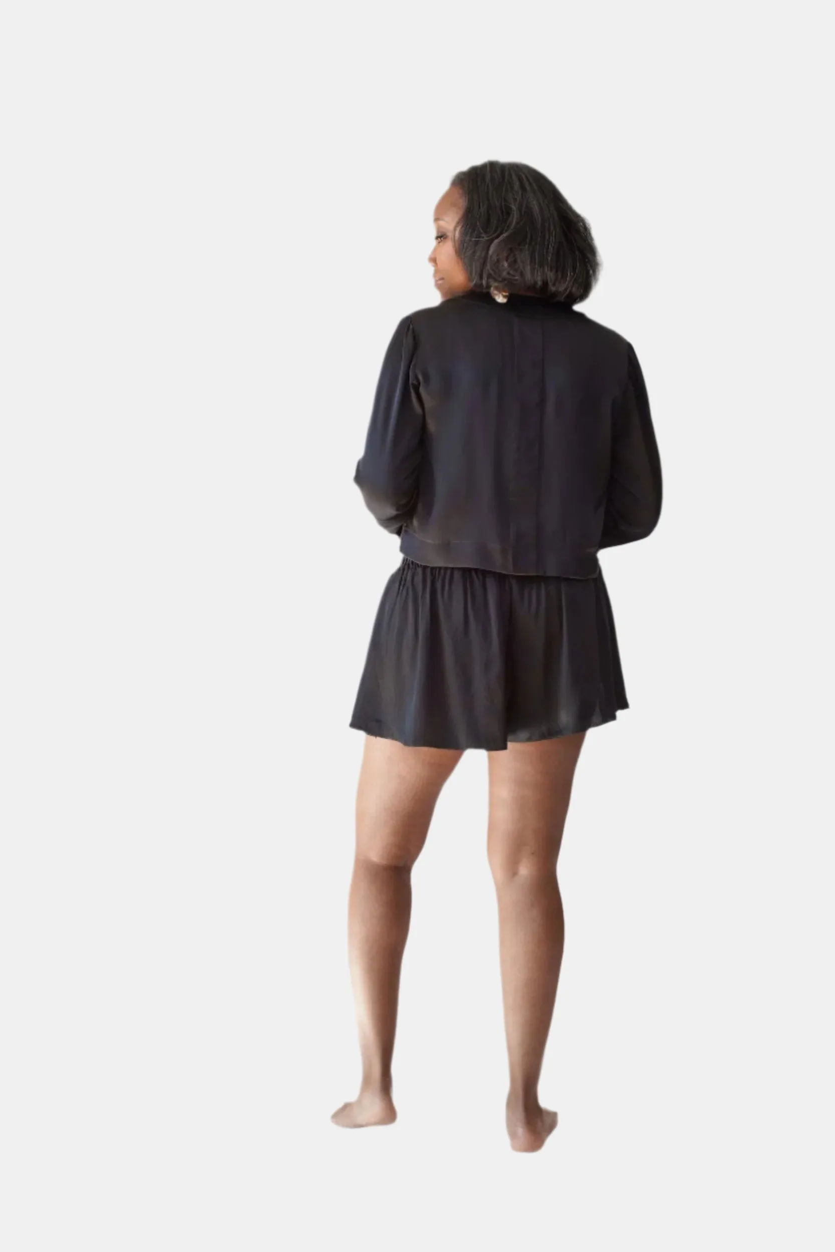 LOLA CROPPED SILK SLEEP SHIRT IN NOIRE