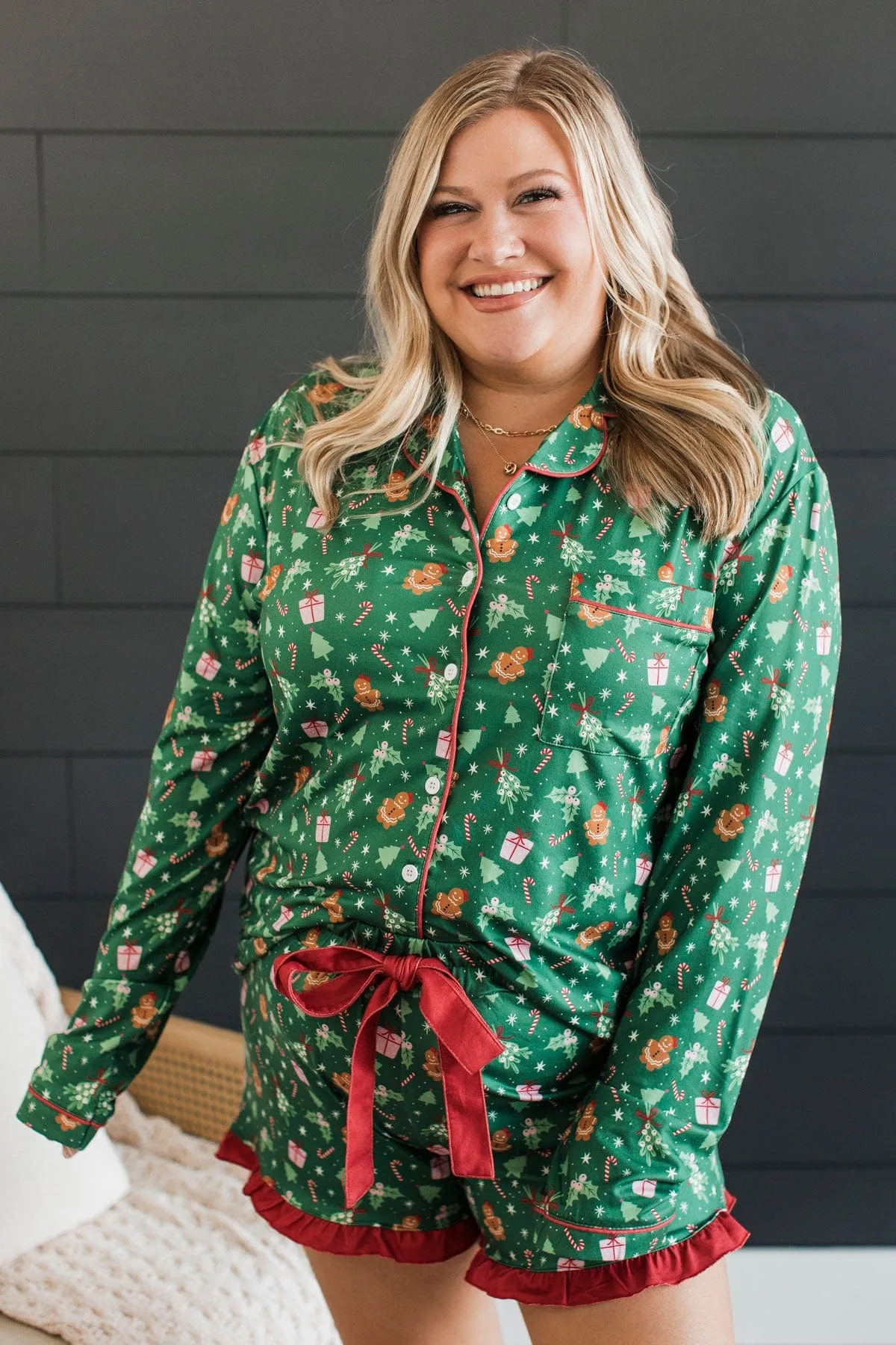 Meet Me At The Mistletoe Lounge Shorts- Green