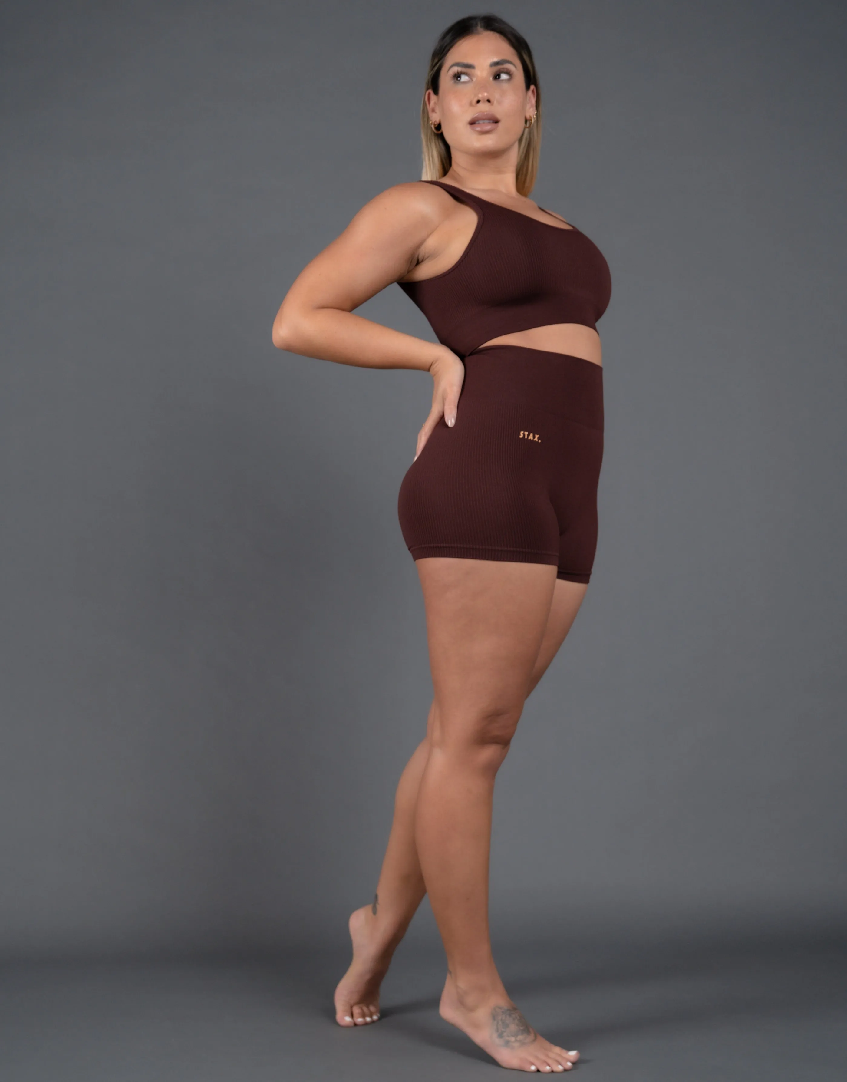 Premium Seamless V5 Low Back Crop Lounge - Gliese (Brown)