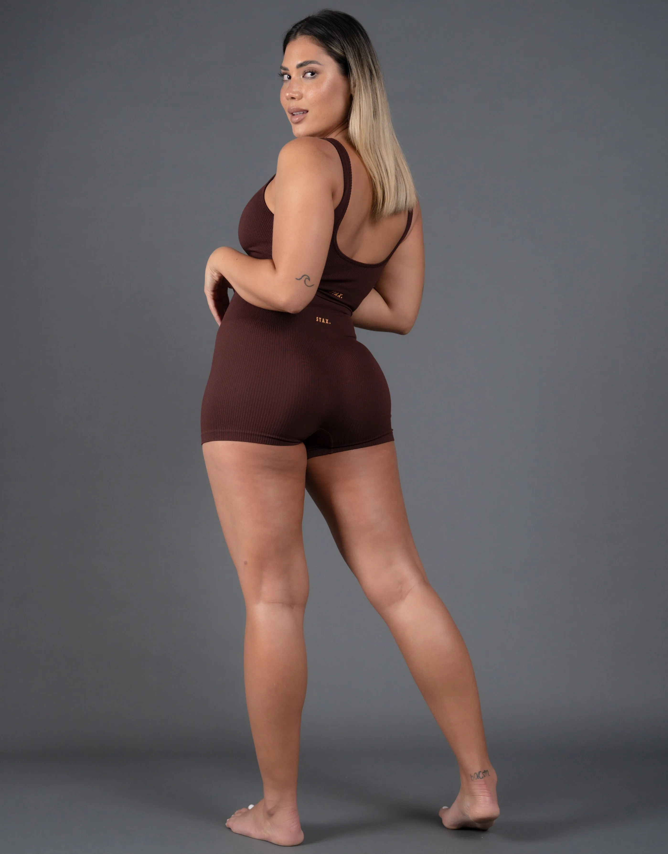 Premium Seamless V5 Low Back Crop Lounge - Gliese (Brown)