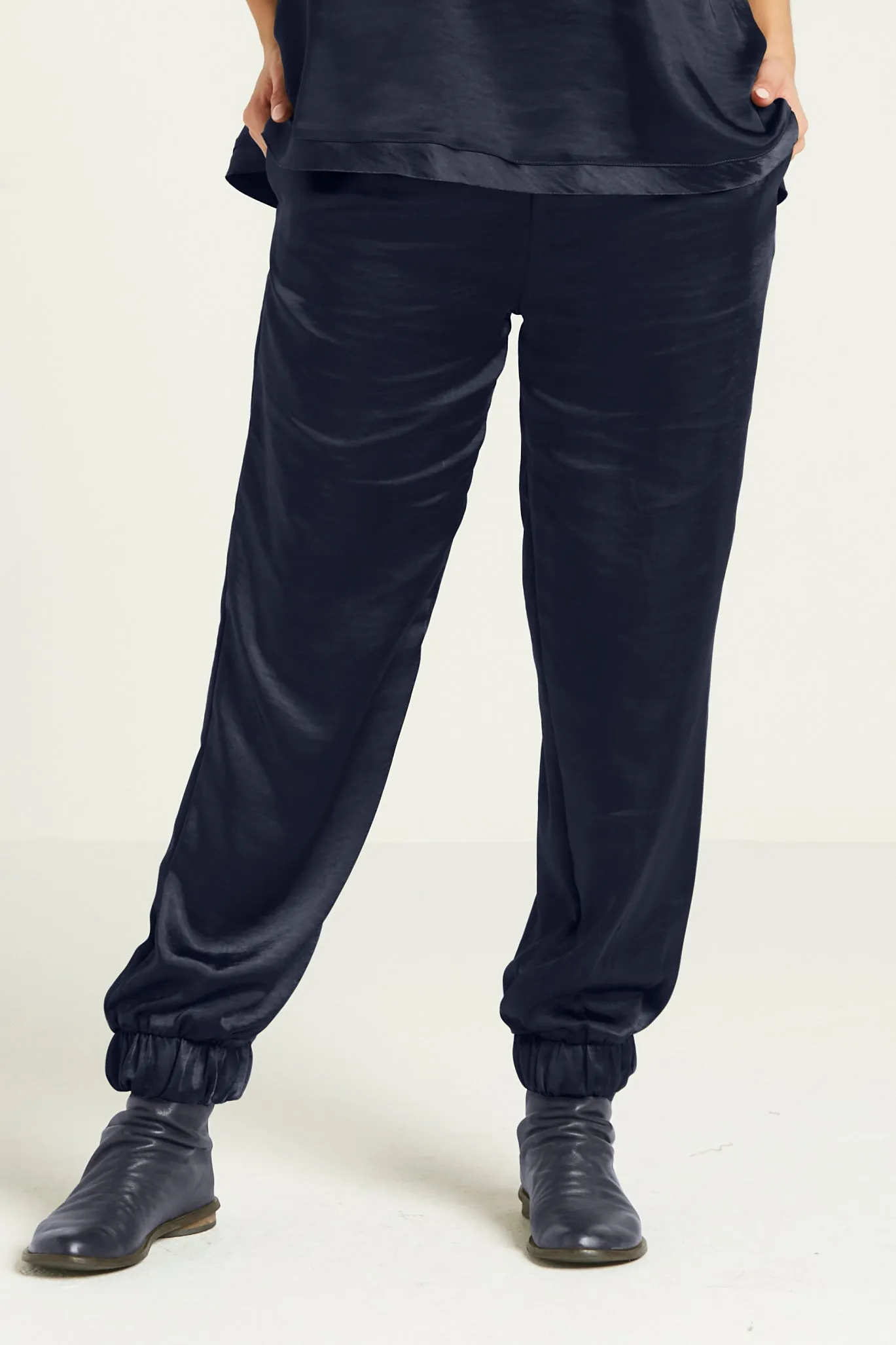 Sateen Jogger
