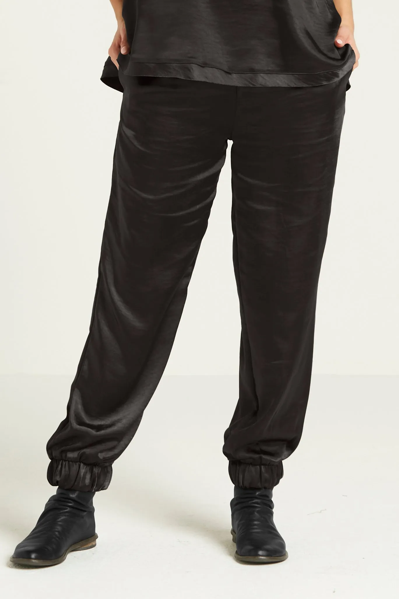Sateen Jogger