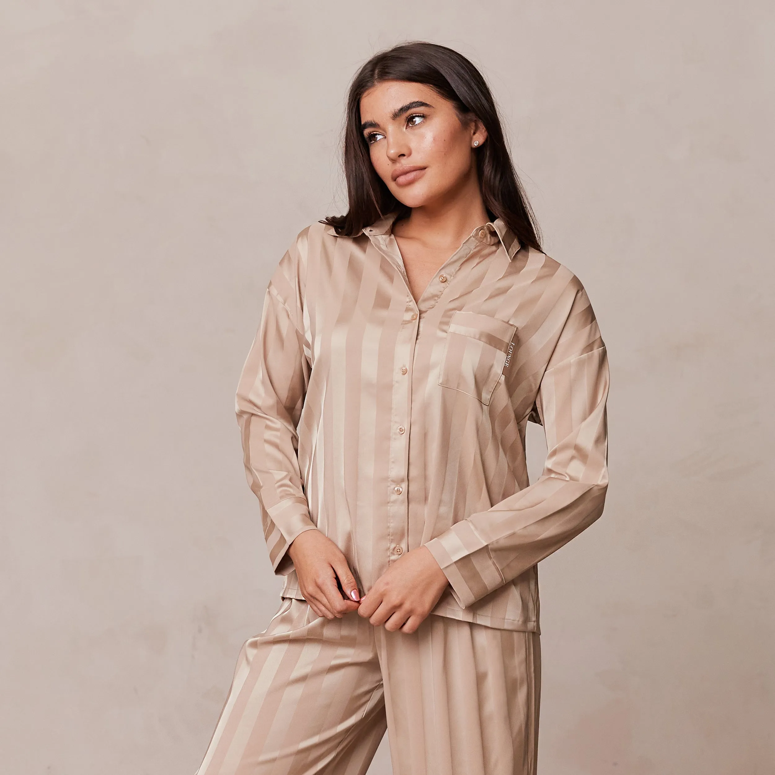 Striped Satin Chemise de Pyjama - Beige