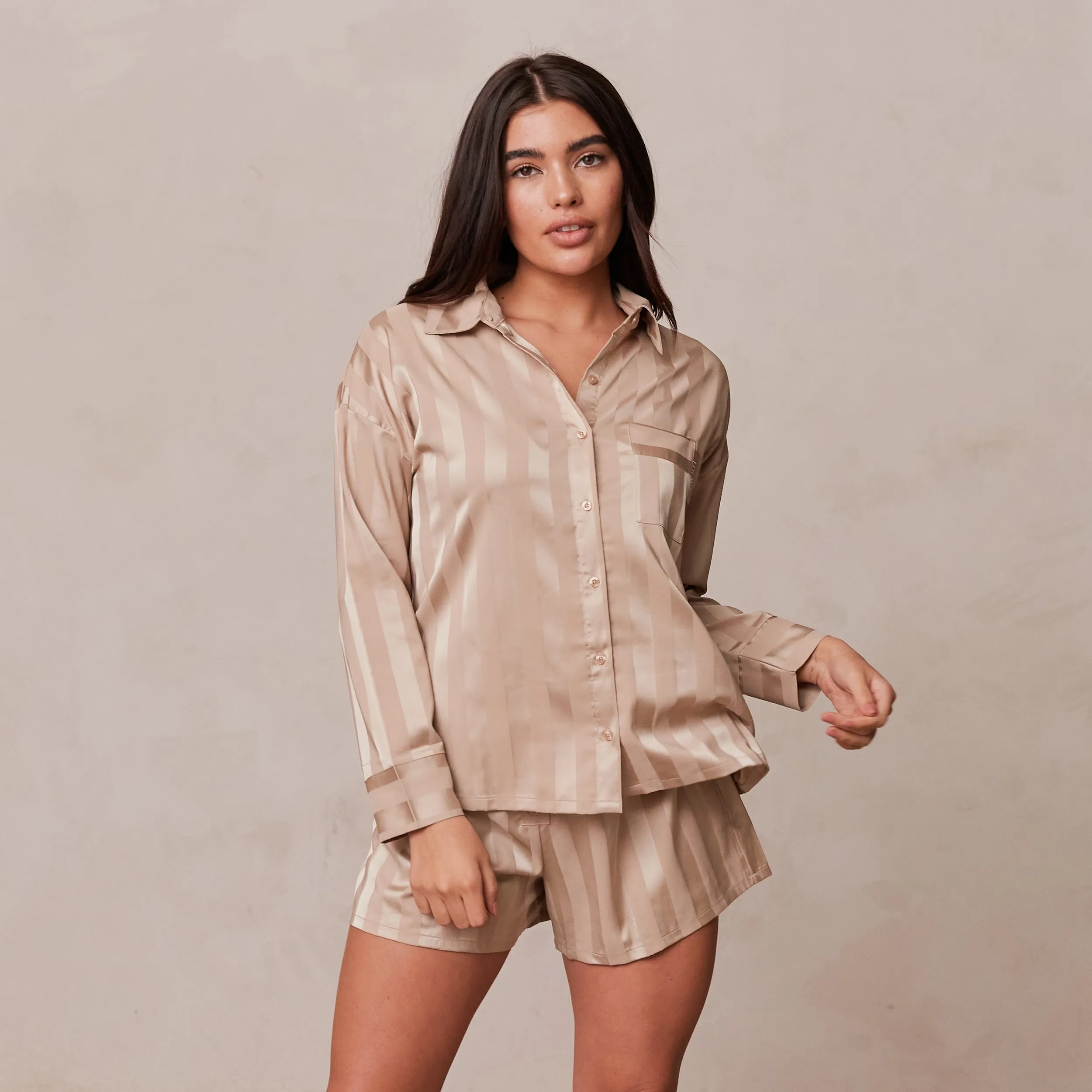 Striped Satin Chemise de Pyjama - Beige
