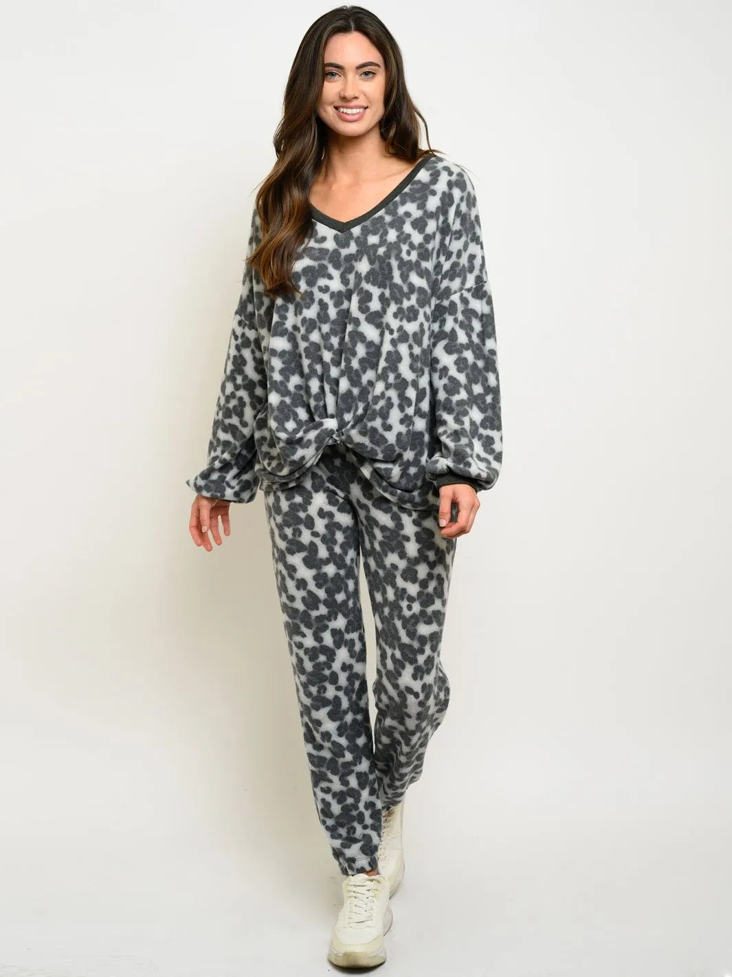 WOMEN'S ANIMAL PRINT LONG SLEEVE TOP