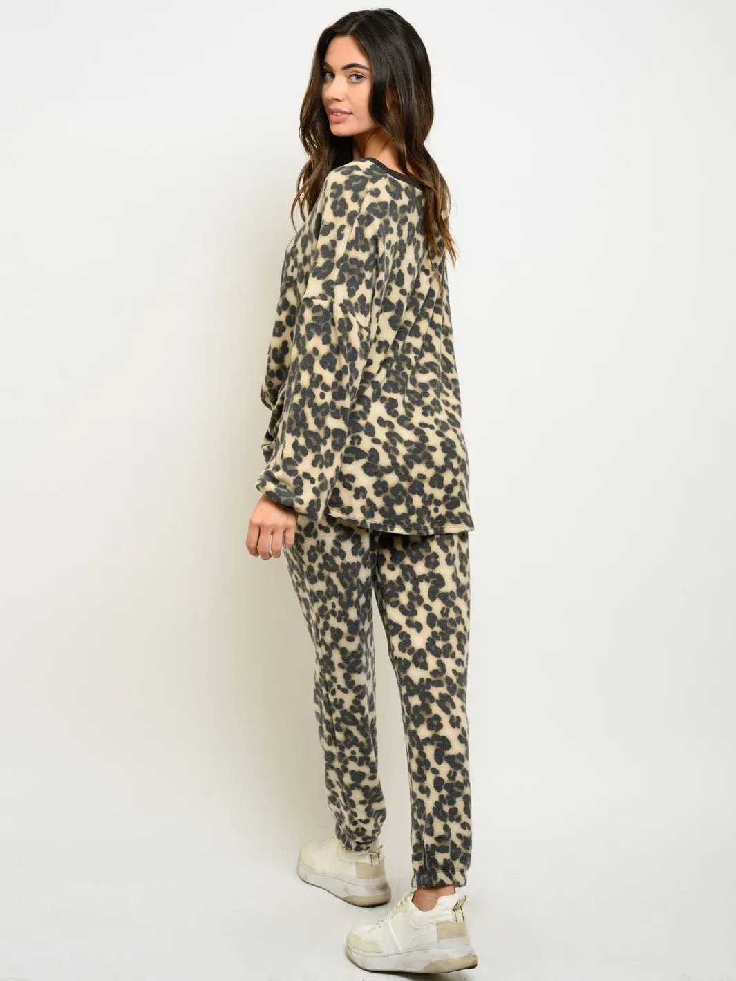 WOMEN'S ANIMAL PRINT LONG SLEEVE TOP